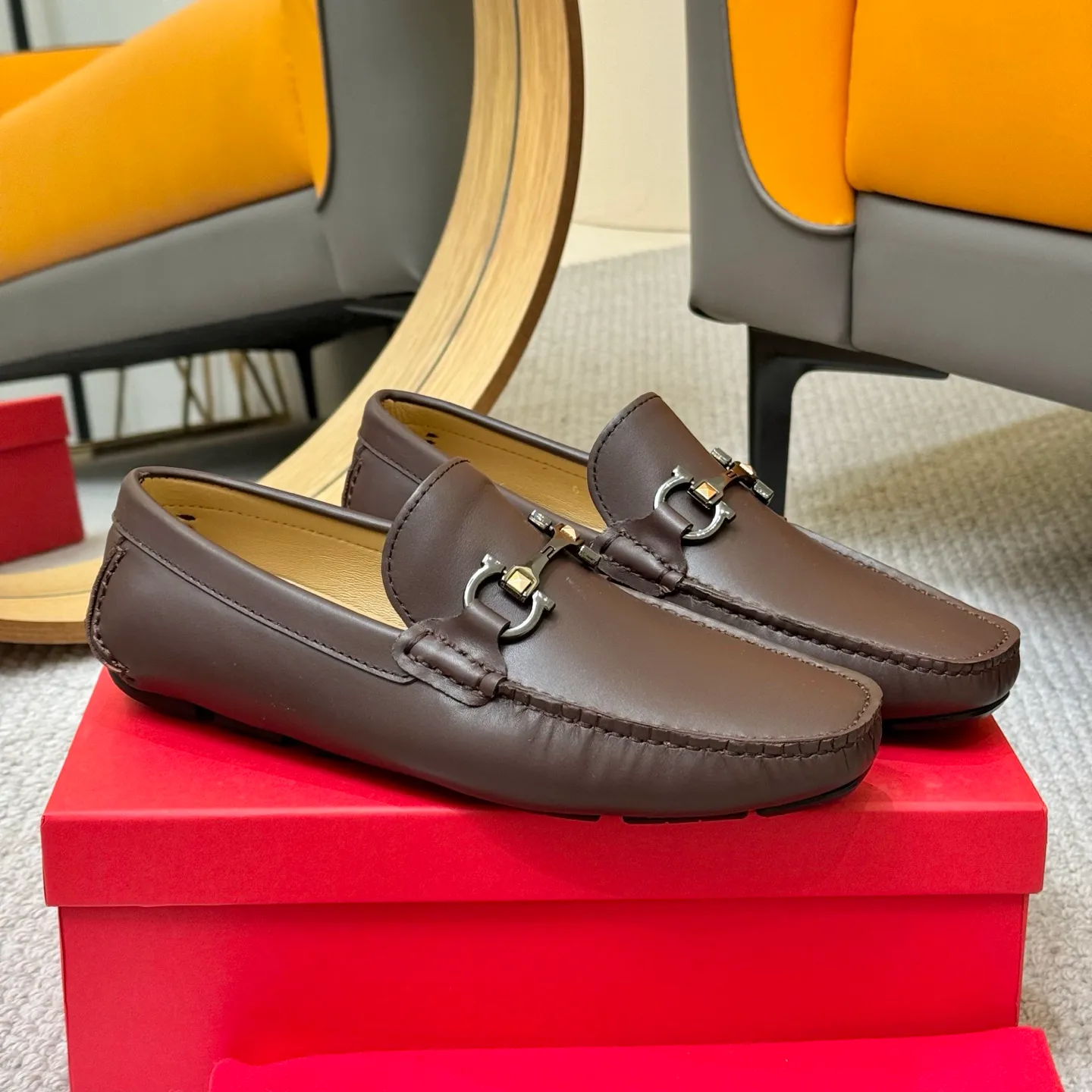 Men's men's shoes 💰420 (Yangli) Ferragamo 〰Ferragamo 2⃣️0⃣️2⃣️5️⃣ New series 👊🏻 Upper 🇮🇹 Italian imported calfskin, original outsole molding. Water-dyed sheepskin lining. The identity of every successful man is set off, and the upper and lower shoes are elegant and stable🚶🏻🚶🏻The high-end custom counter original replica is an eternal classic🔍️Number of codes: 38-46 with counter packaging